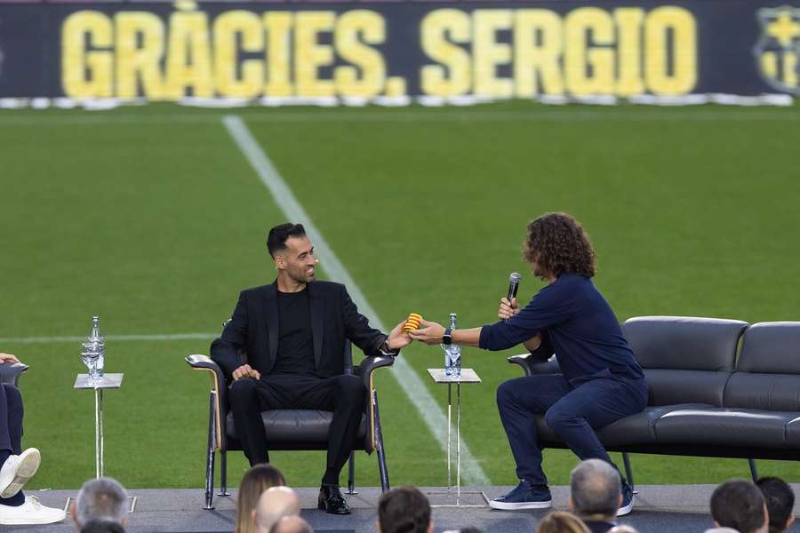 Carles Puyol, alătur de Sergio Busquets pe Camp Nou