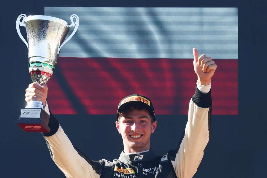 Roman Biliński na podium podczas wyścigów F3 na torze Monza