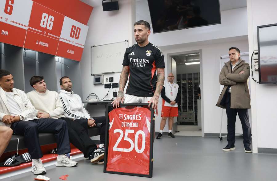 Otamendi falou aos companheiros