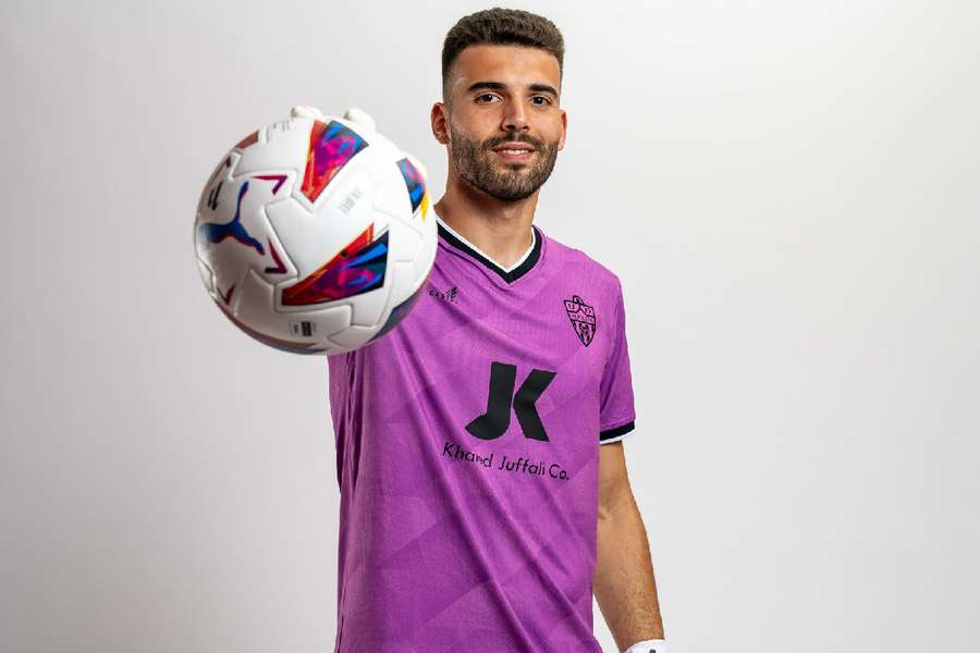 Luís Maximiano, com a camisola do Almería