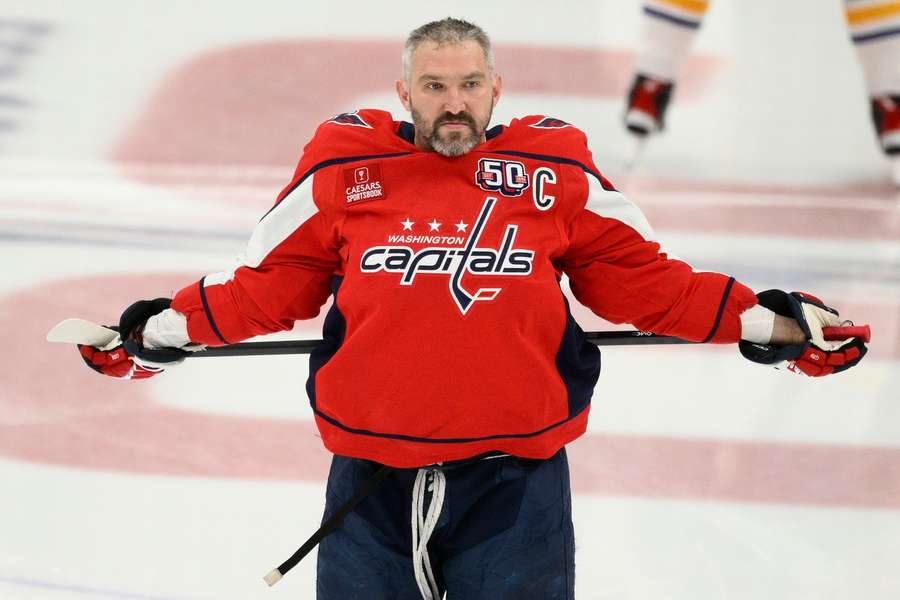 890. gol Owieczkina w NHL. Do pobicia rekordu Gretzky'ego brakuje pięciu trafień