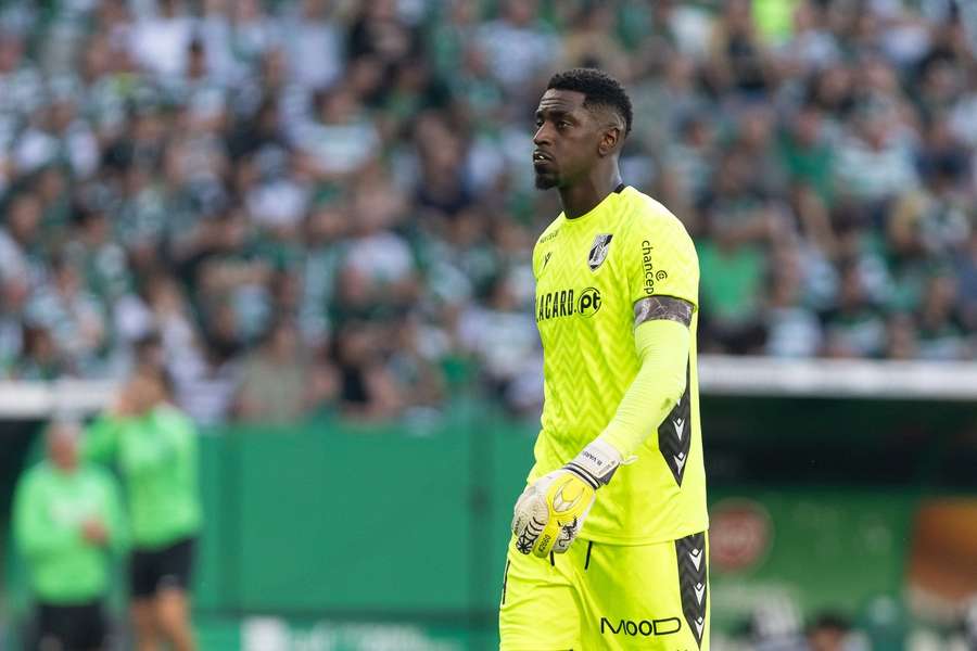 Bruno Varela tem contrato com o Vitória SC até 2026