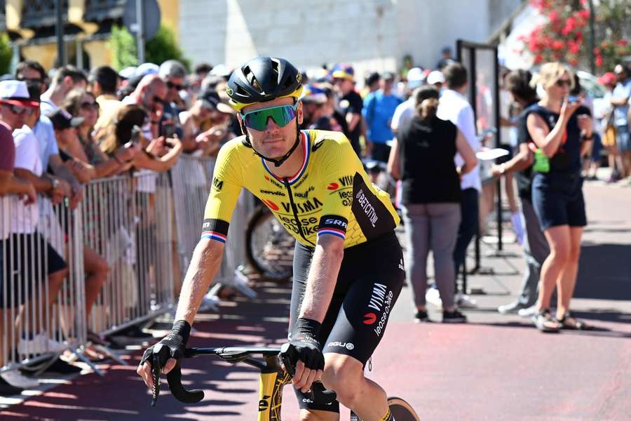 Dylan van Baarle heeft zijn heup gebroken in de Vuelta