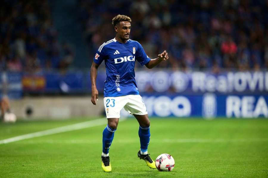 Hassan con el balón en los pies
