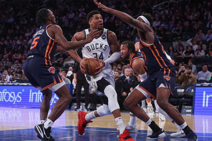 Bucks maken comeback tegen Knicks en winnen ondanks 44 punten van Jalen Brunson