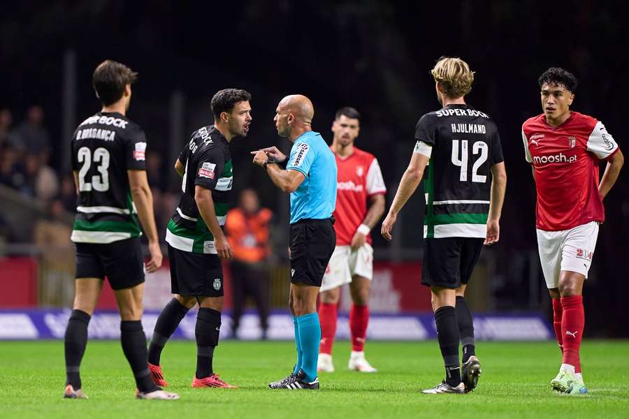 Pedro Gonçalves no jogo com o SC Braga