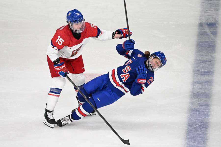 Zdravotní problémy Finek? Musíme být opatrní, varuje Andrašovský před dalším zápasem hokejistek