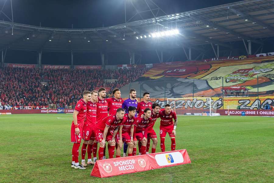 Sektor gości na stadionie Widzewa zamknięty po zniszczeniach kibiców Lecha