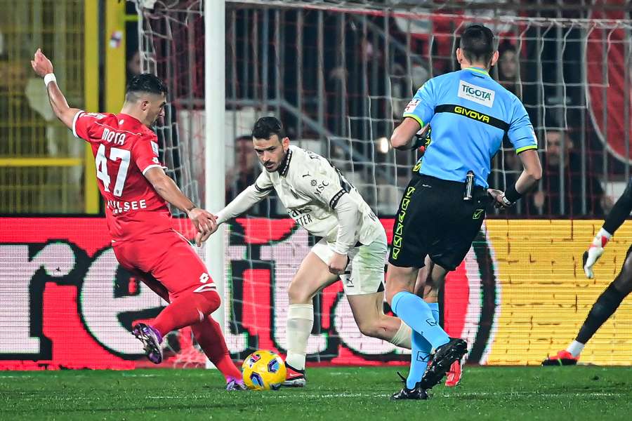 Milan odrobił dwa gole straty… i przepadł z Monzą dwie minuty później