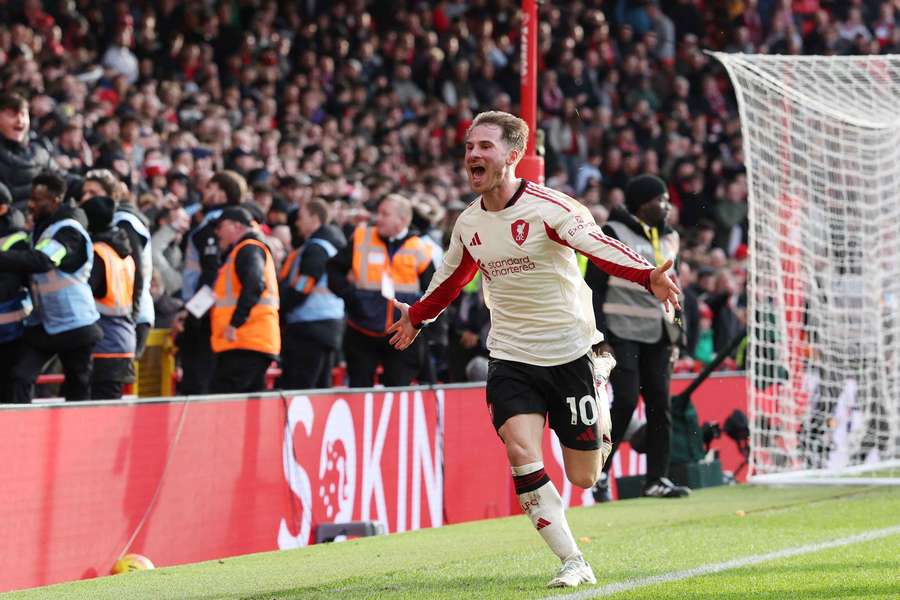 Mac Allister festeja o golo no último minuto