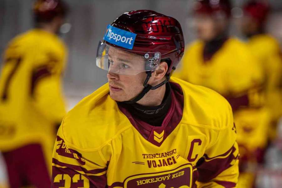 Trenčianskym hrdinom bol kapitán Andrej Hatala. Trenčianskym hrdinom bol kapitán Andrej Hatala.
