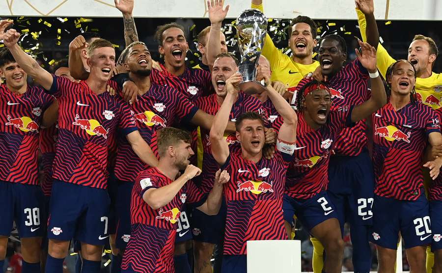 Leipzig chega para a Bundesliga após vencer Supercopa