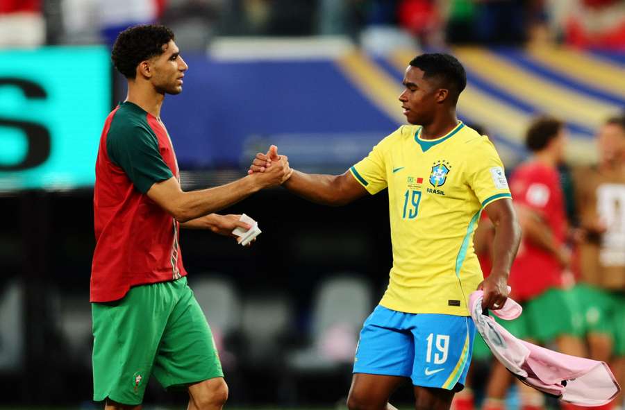 Endrick cumprimenta Hakimi após não ter sido acionado contra Marrocos Endrick cumprimenta Hakimi após não ter sido acionado contra Marrocos