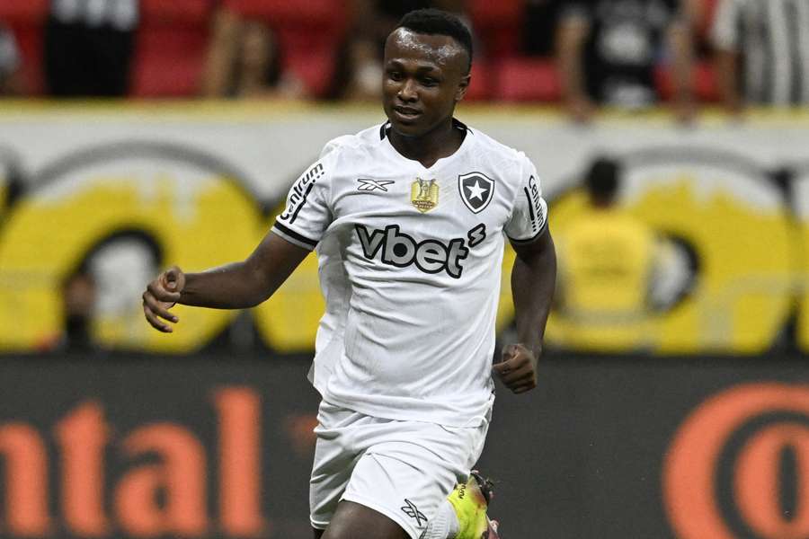 Elias Manoel esteve em campo apenas seis vezes pelo Botafogo