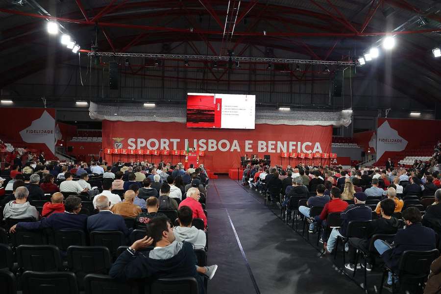 Sócios do Benfica votam alterações dos estatutos em março