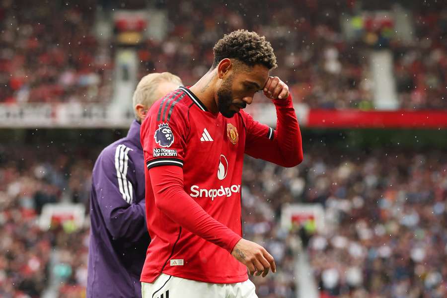 Matheus Cunha deixou jogo da Premier League lesionado