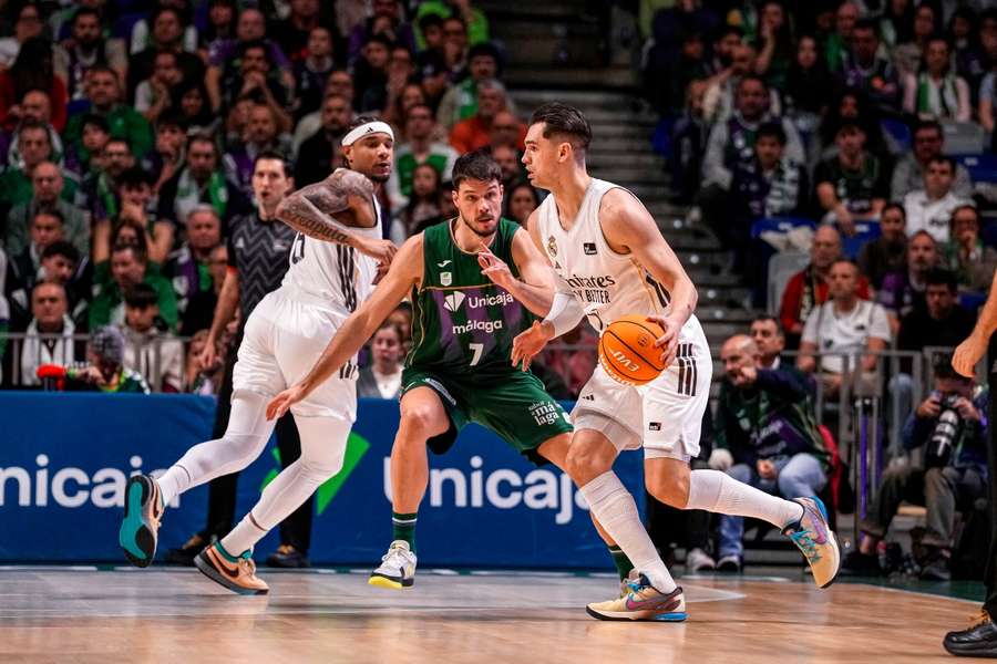 Mario Hezonja, ante Jonathan Barreiro