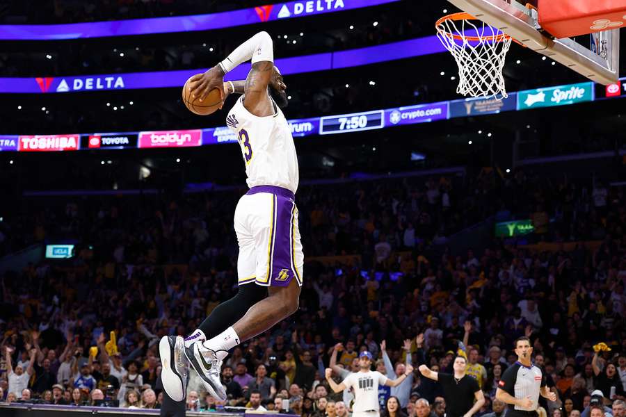 LeBron James, estrella de los Lakers