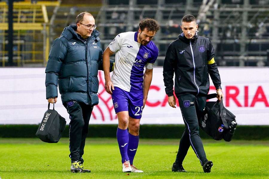 Kasper Dolberg og Thomas Delaney måtte udgå skadede i Anderlecht-sejr