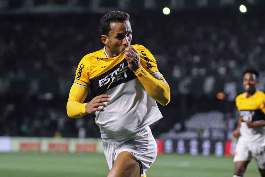 O Criciúma vem de vitória diante do Coritiba, no Couto Pereira
