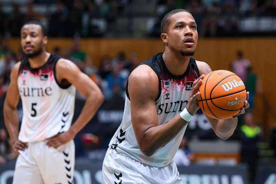 El Unicaja ficha a Melwin Pantzar, que se queda en el Bilbao Basket como cedido