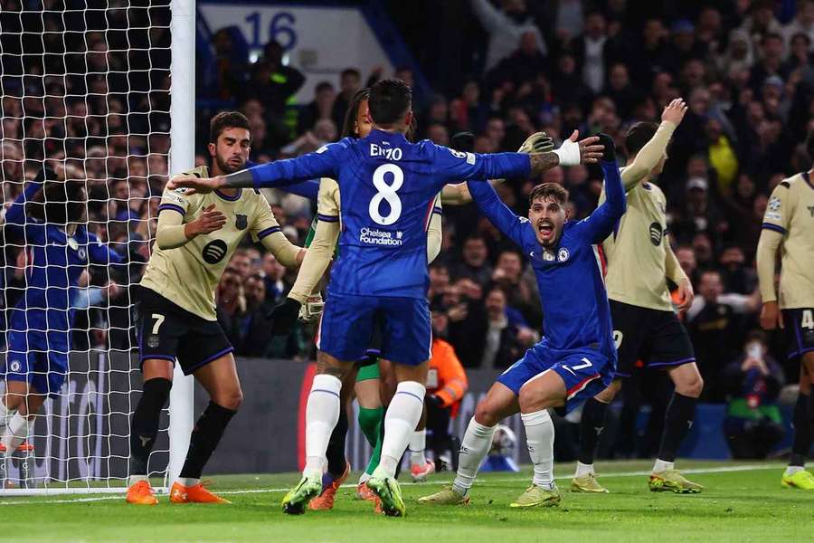 Pedro Neto esteve envolvido no primeiro golo do Chelsea