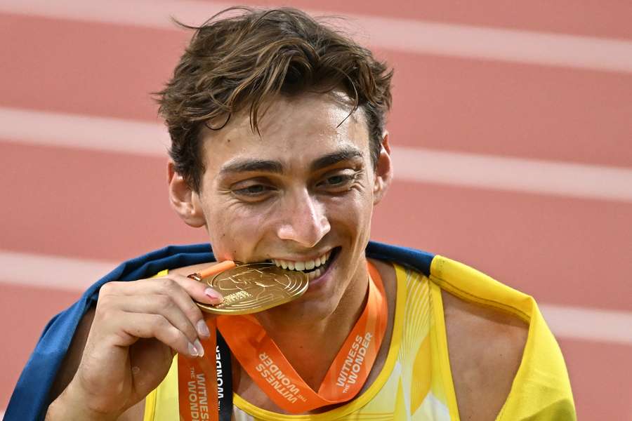 Polsstokhoogspringer Duplantis bijt in het goud