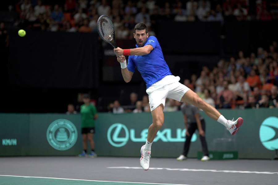 Djokovič v akcii počas nedávneho Davis Cupu so Srbskom.