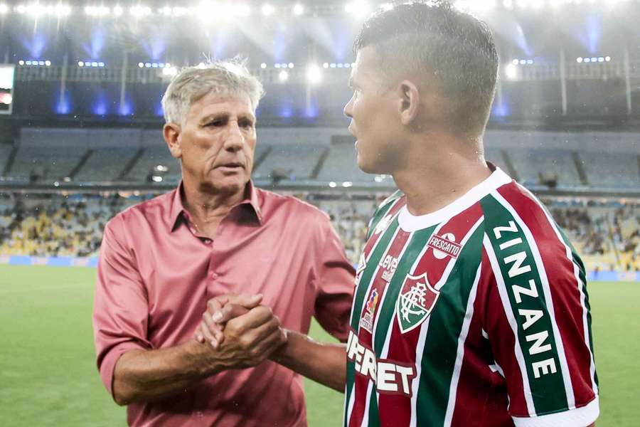 Renato (esq.) estreou com o pé direito em seu retorno ao Flu