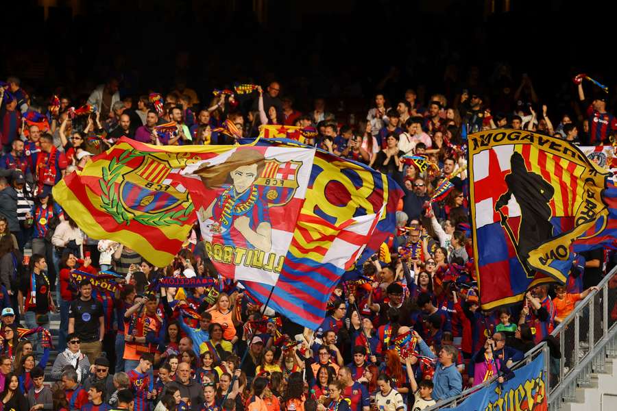 Piłkarki Barcelony zawstydziły piłkarzy? One pierwsze zapełniły nowe Camp Nou