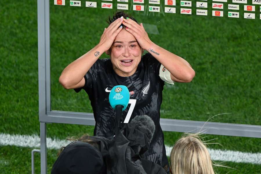 Neuseelands Verteidigerin Ali Riley kann es nicht fassen: Erster WM-Sieg für Neuseeland.