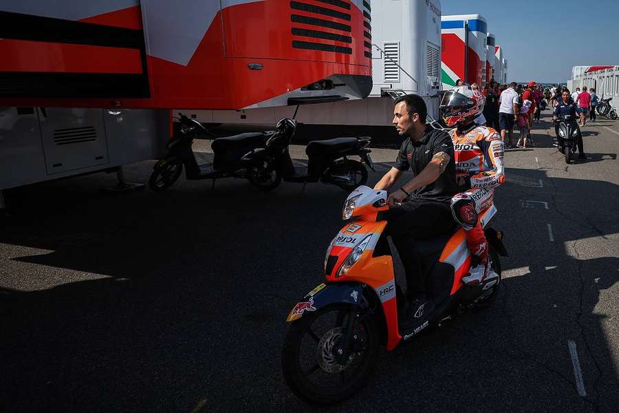 Marc Marquez ce dimanche matin après être revenu du Warm-Up.