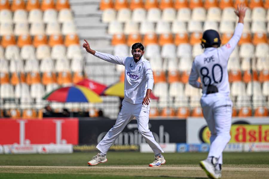 Pakistan tottering at 433 in England Test after Bashir takes three