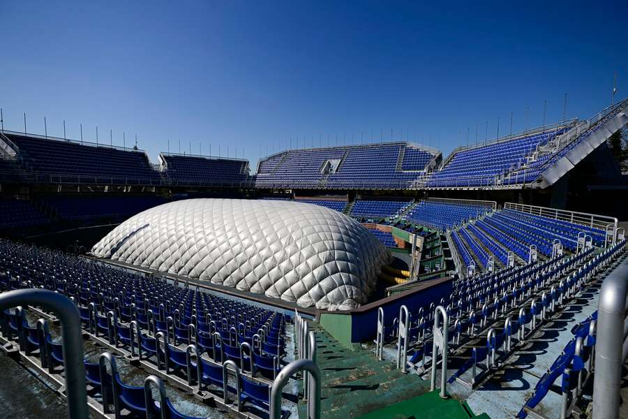 Pohled na tenisový stadion národního tenisového centra na pražské Štvanici.