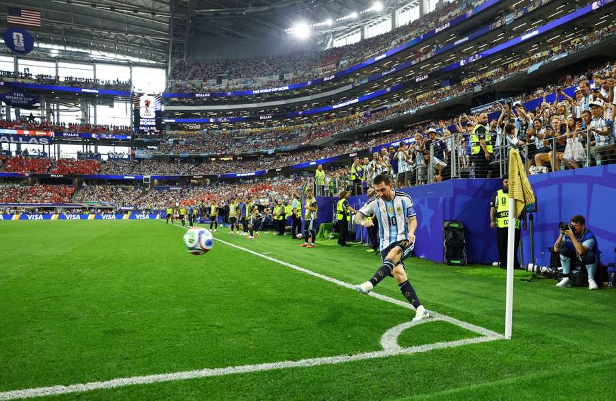 Messi deu show no estádio do Dallas Cowboys Messi deu show no estádio do Dallas Cowboys