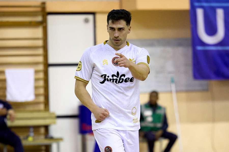 Pablo Ramírez, del Jimbee Cartagena, celebra un gol