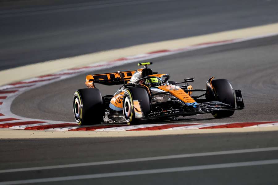 Lando Norris op het circuit in Sakhir