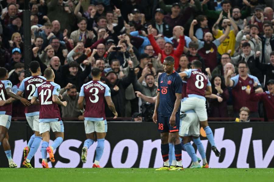 Aston Villa bateu Lille de Paulo Fonseca