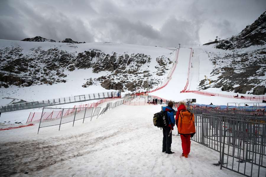 La saison de ski alpin reprend à Sölden avec une touche de vert pâle