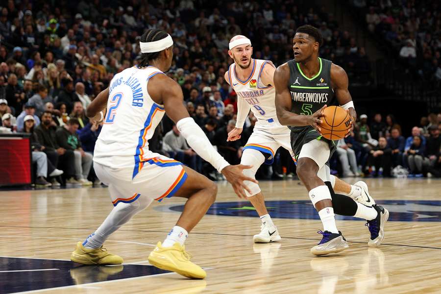 Anthony Edwards e Shai Gilgeous-Alexander ficarão frente a frente neste confronto entre Timberwolves e Thunder