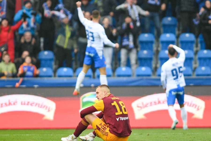 Fotbalisté Dukly výkonem proti Baníku hodně zklamali trenéra Petra Radu, prohráli 0:6.