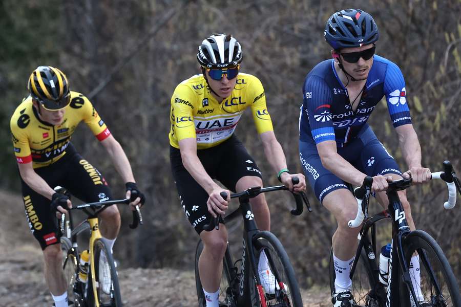 Pogacar sætter Vingegaard på plads i Paris-Nice