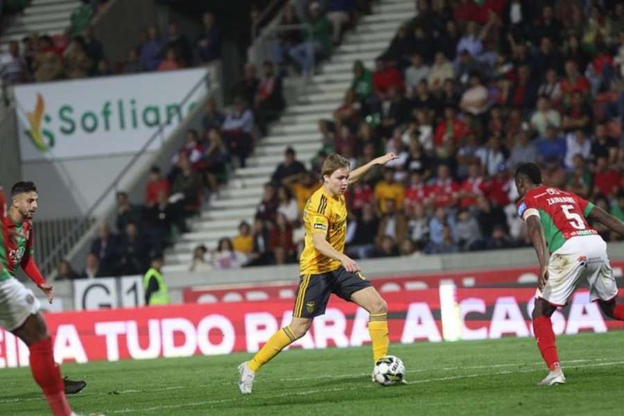 Schjelderup estreou-se pela equipa principal do Benfica diante do Marítimo