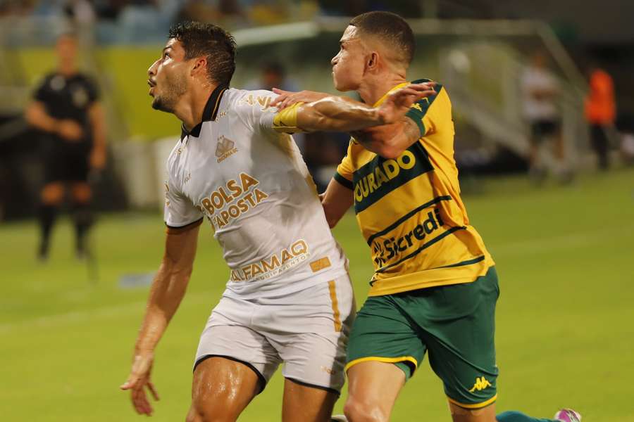 Criciúma e Cuiabá se enfrentam em Santa Catarina