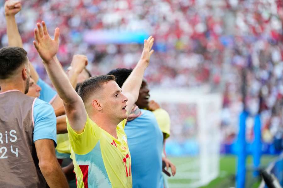 Sergio Gómez celebra la victoria ante Marruecos