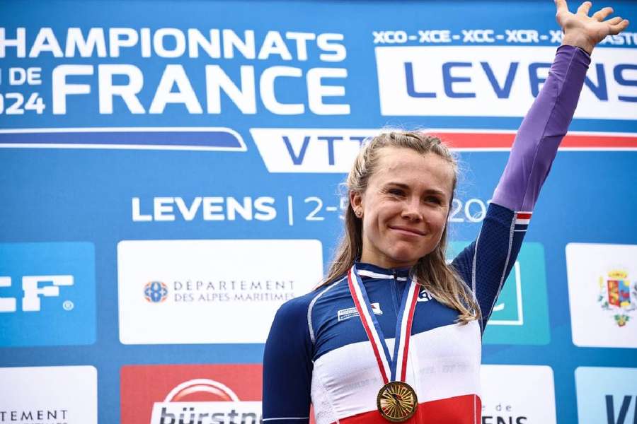 Loana Lecomte sur le podium des championnats de France