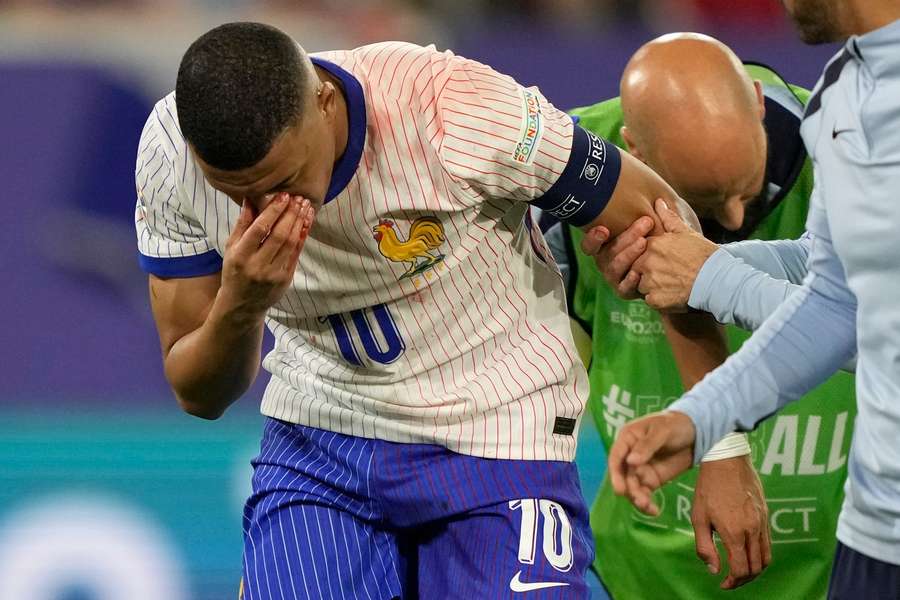 Mbappé moet vrezen voor een gebroken neus