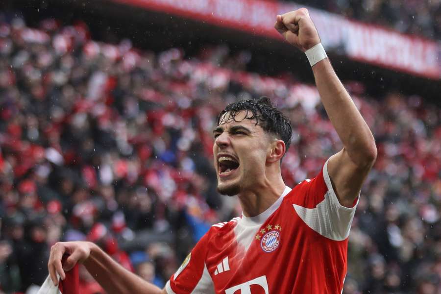 Aleksandar Pavlovic gehört die Zukunft beim FC Bayern