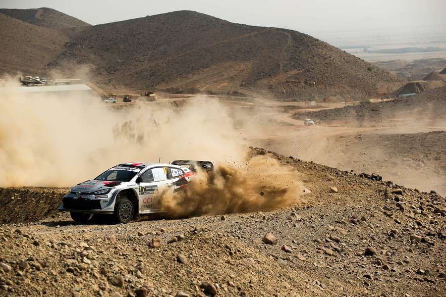 Ogier na trati v Saúdské Arábii.