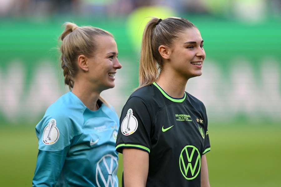 Merle Frohms und Jule Brand 2023.